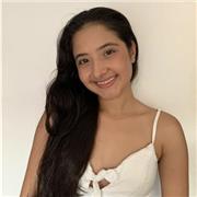 Profesora de danza, con énfasis en estilos latinos y géneros contemporáneos